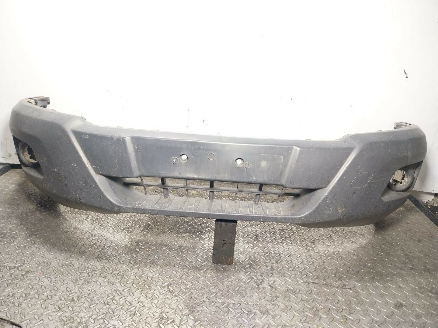 TRANSIT V-363 BM ORİJİNAL TAMPON ÖN SİSLİ 2236544