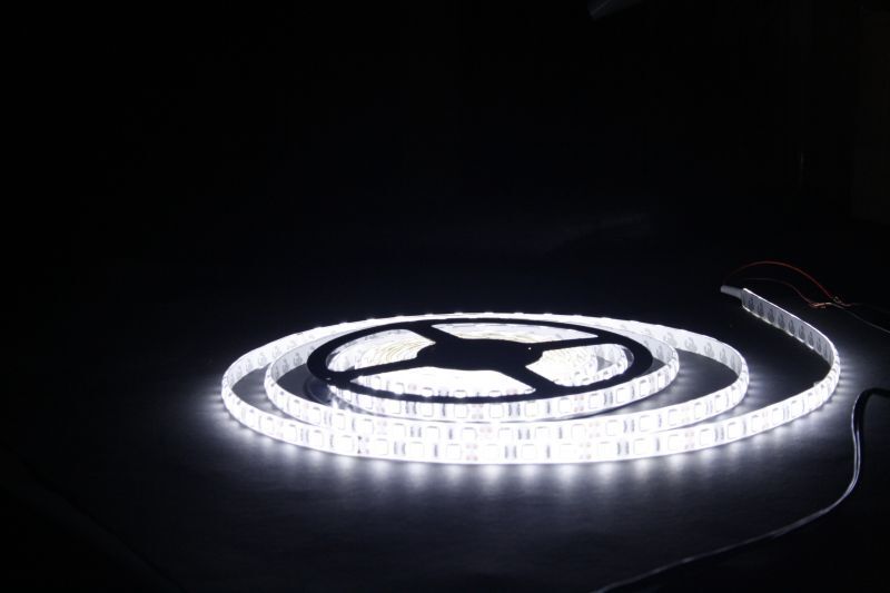 ŞERİT LED 5 MT. 12V. 3 ÇİPLİ DIŞ MEKAN BEYAZ