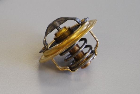 TERMOSTAT GOLF VI-PLUS-JETTA III-IV-PASSAT-POLO-A1...