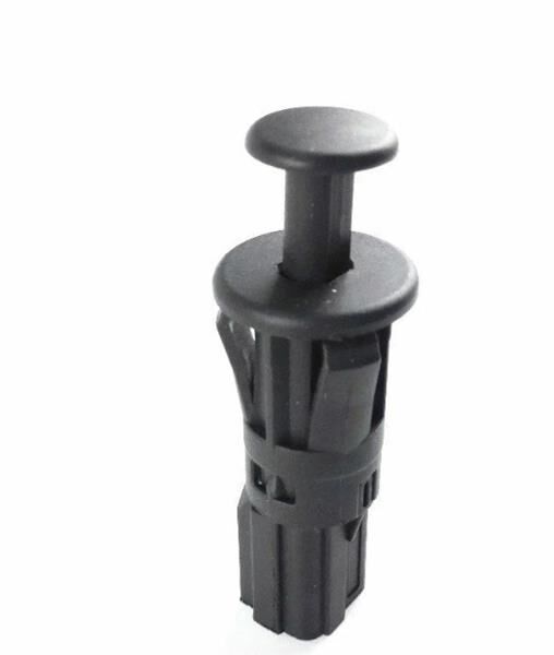 BAGAJ ISIK BUTONU BBO-CLIO II-MEGANE-SAFRANE-LOGAN...